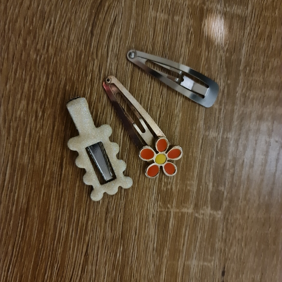 Accessories - Hair Clips